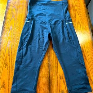 Black athletic maternity leggings